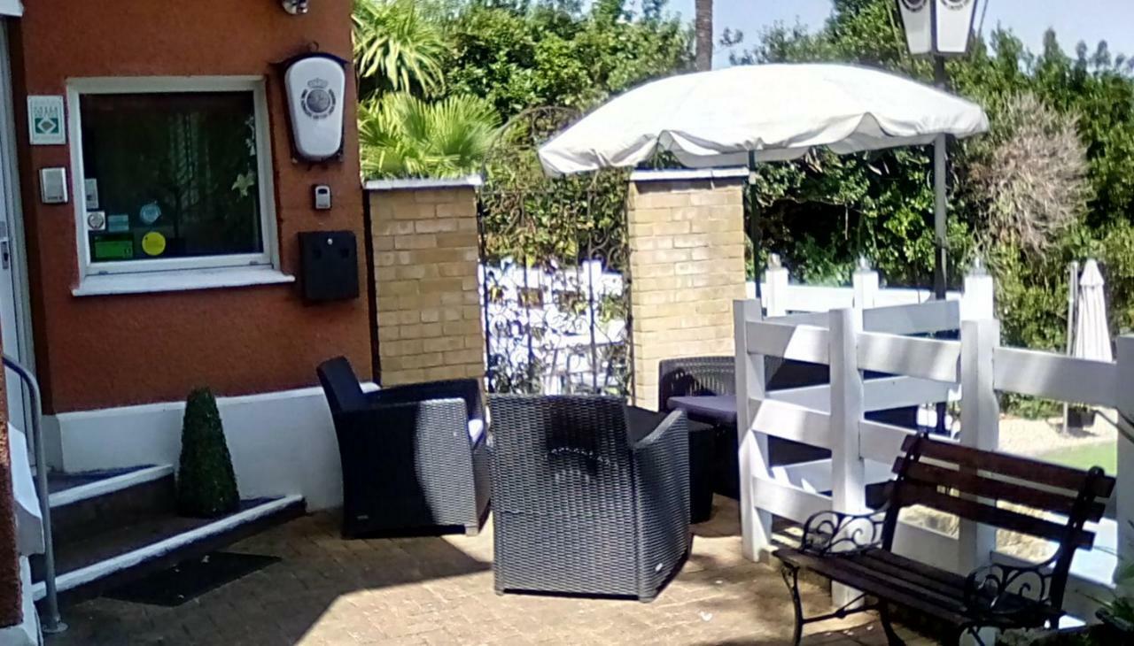 Oaklands House - Adults Only Hotel Brading Exterior photo